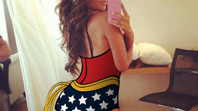 "Обличане" на голите селфита