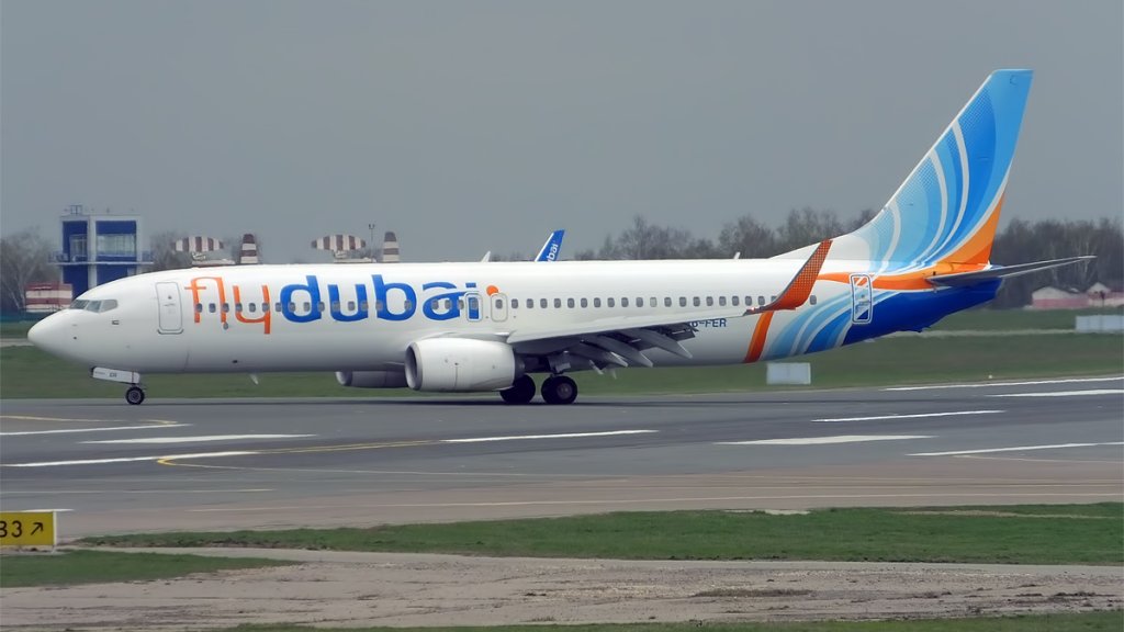 FlyDubai,_A6-FER,_Boeing_737-8KN_(16835873164)