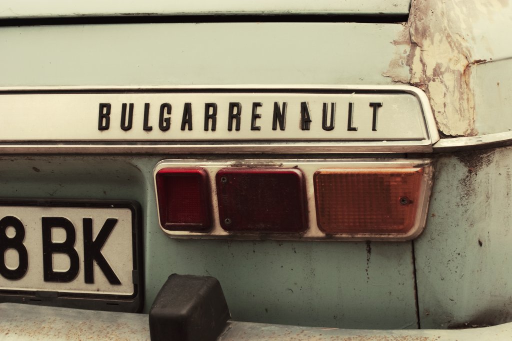 Bulgarrenault_closeup_vintagedept