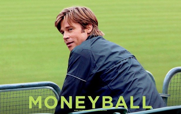 Кешбол (Moneyball)
Бейзболна драма, проследяваща събитията в Оуклънд Атлетикс от началото на века. Генералният мениджър на отбора Били Бийн (Брад Пит) е принуден наново да изгради отбора си с едва една трета от бюджета на тима. Той залага на нова система, която предизвиква възмущение и недоверие в бейзболните среди. Мениджърът наема младия икономически анализатор Питър Бранд (Джона Хил), според когото всяко нещо може да бъде изчислено. Двамата заедно загърбват традициите и подлагат бейзболистите на статистически компютърен анализ, който дотогава е игнориран в тези среди. Днес методите на Бийн и Бранд се използват в целия свят в различни спортове.