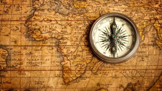 Договорът има за цел да разреши спора, възникнал след завръщането на Христофор Колумб