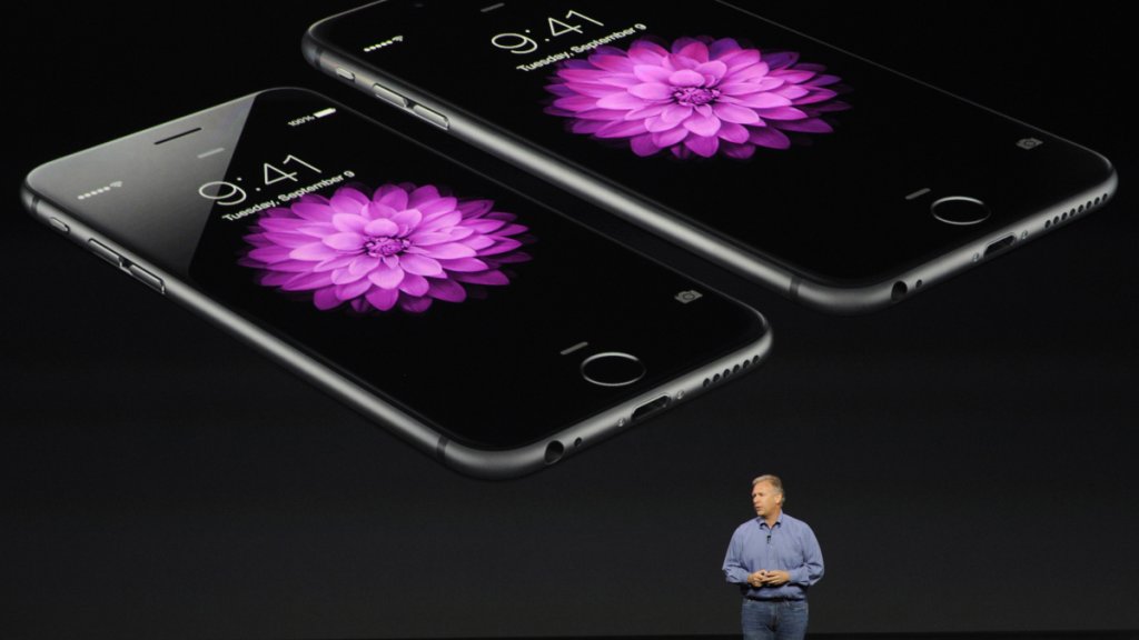 Apple Inc. Reveals Bigger-Screen iPhones Alongside Wearables