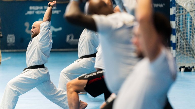 470+ участници, 35 държави, 11 легендарни инструктори, 18 елитни бойци