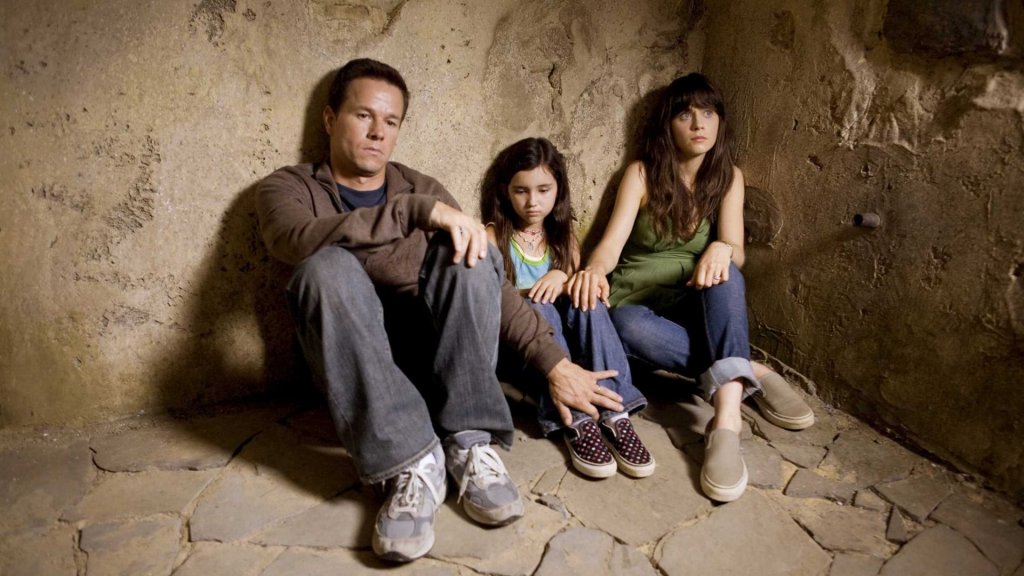 "Явлението"
Звездата на М. Найт Шаямалан започна да залязва още когато "Селото" не се оказа разтрисащия хорър, за който намекваше в трейлъра си. "Явлението" обаче е доста по-зле. Филмът от 2008 г. проследява как Марк Уолбърг и Зоуи Дешанел се опитват да се спасят от мистериозно явление, което кара хората да се самоубиват. СПОЙЛЕР: оказва се, че са виновни...дърветата. Еко-посланието е толкова прозрачно и наивно вкарано, че екоактивистите трябва да намразят този филм.