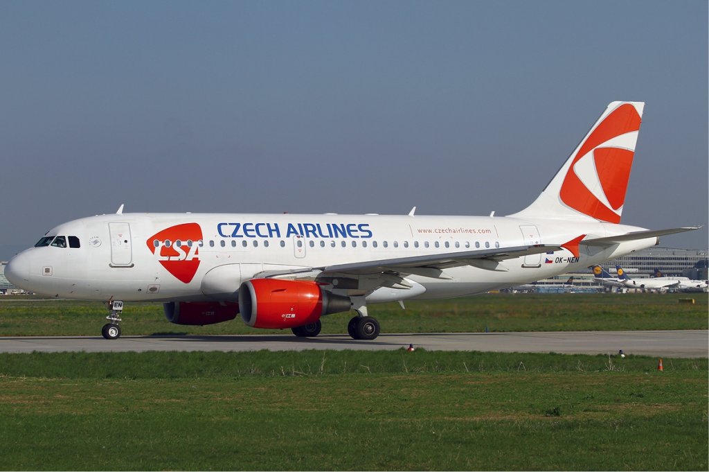 CSA_Czech_Airlines_Airbus_A319_KvW