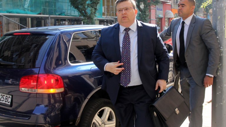 Цацаров напусна заседание на ВСС след скандал