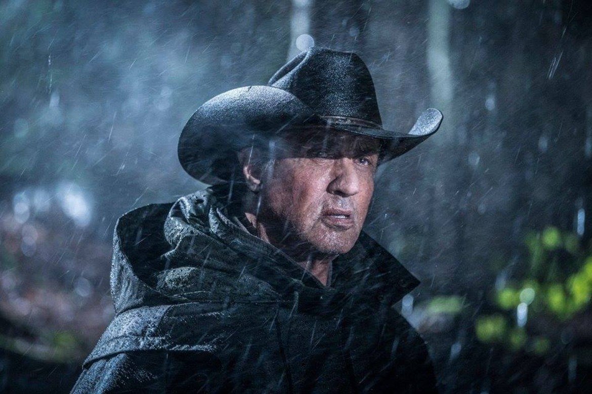 Rambo 5: Last Blood

Последното приключение на Джон Рамбо изпраща ветерана Силвестър Сталоун на битка срещу мексикански картел, а България беше една от основните снимачни локации. Плановете за нов епизод от екшън-сагата датират още от преди 10 години, когато излезе режисираният от Сталоун филм. Премиерата му се очаква към есента на 2019 г.