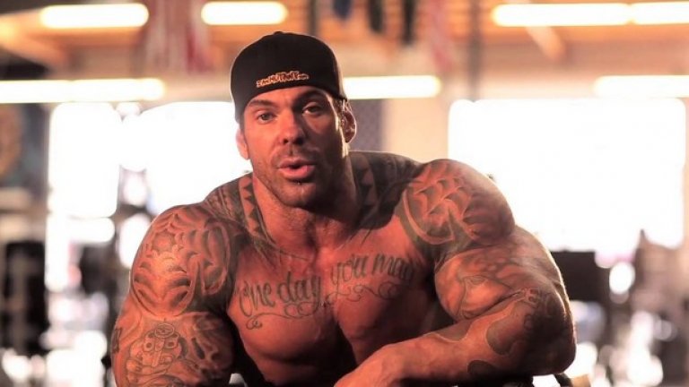 Внушителното мускулесто чудовище Рич Пиана е безупречен капиталист и карикатура едновременно