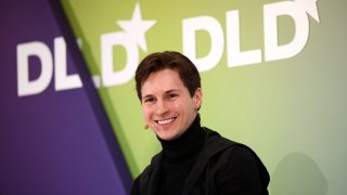 Павел Дуров - фен на "Матрицата", на нож с руските власти и на ръба със социалната си мрежа