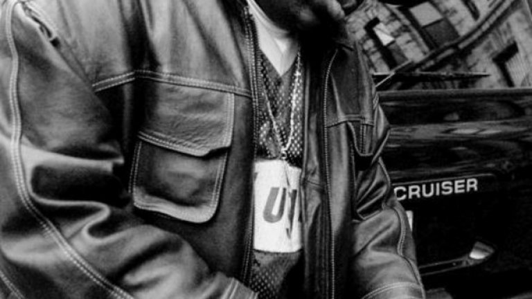 Notorious B.I.G.
Дебютният албум на Биги от 1994 г. се казва "Ready to Die". В парчето "Suicidal Thoughts" рапърът казва:  "I swear to god I feel like death is f---ing calling me." Три години по-късно Биги е убит при престрелка в Ел Ей.