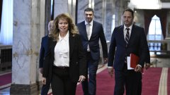 Румен Радев не присъства на първата среща