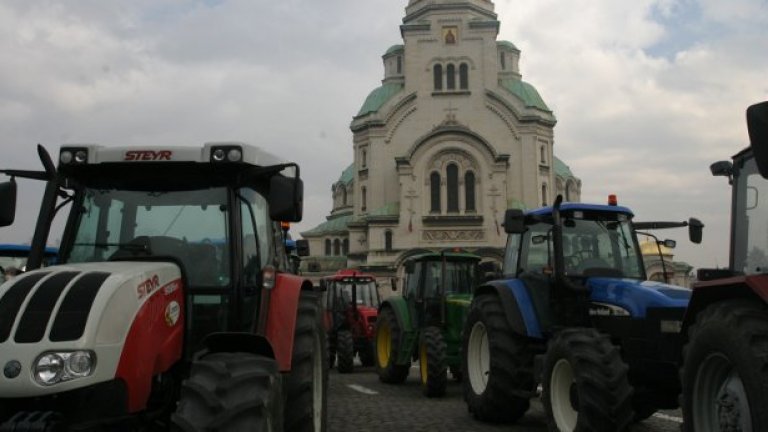 Зърнопроизводителите, които ще протестират днес и в сряда, имат разрешение да докарат 170 машини