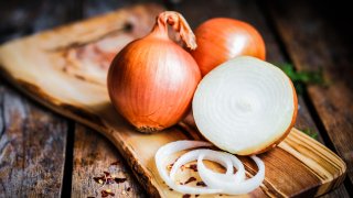 Туршия от червен лук и още лучени изкушения