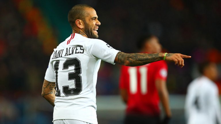 Дани Алвеш използва доста образен език за триумф в Шампионската лига - "загуба на девствеността".