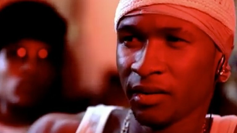 Ъшър - U Remind Me
Да, преди 20 години Ъшър все още беше голяма работа, а върховете на поп музиката бяха място, на което той се чувстваше удобно и в свои води. Колкото до "U Remind Me", песента успя да се задържи 25 седмици в чартовете на Billboard, заемайки 15-о място в крайната класация за годината.