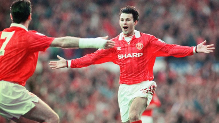 21. Райън Гигс
Играчът с най-много мачове във Висшата лига - 672. Спечели 13 титли, повече от всеки друг.
Основна сила зад успеха на Манчестър Юнайтед, игра само за този клуб, където е и днес - като асистент на мениджъра Луис ван Гаал.
Посланик на УНИЦЕФ, а вече има и собствен клуб, където инвестира заедно с братя Невил - Солфърд Сити.