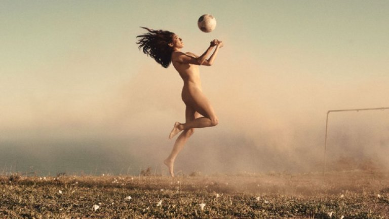 Кристен Прес, футбол