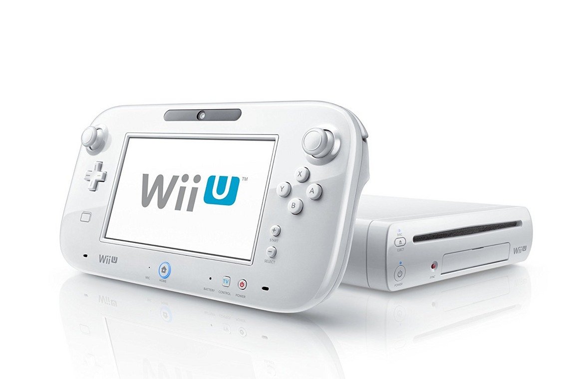 Wii U и първият ъпдейт

Бързайки да пусне новата си конзола навреме за празничния сезон, Nintendo започна производствения процес по Wii U без значителна част от нейния фърмуер (софтуера, вграден в устройството). Планът на компанията бе, че докато конзолите се сглобяват, софтуерният екип на Nintendo ще продължи да работи по фърмуера и ще го пусне като ъпдейт още първия ден, като така геймърите ще получат доста важни функции като Miiverse, eShop, интернет браузър и обратна съвместимост с Wii.

Във въпросния премиерен ден стотици хиляди геймъри наистина пуснаха конзолите си и действително получиха съобщение за системен ъпдейт. Стартирайки го, те зачакаха... и продължиха да чакат... за някои това чакане продължи цели два часа и половина, докато сървърите на Nintendo блокираха от заявки и не успяха да обслужат никого. На всичкото отгоре, някои изнервени потребители решиха да изключат конзолите си, за да прекратят процеса, което доведе до повреди на хардуера. Наистина едно злокобно начало на живота на новата система, което сякаш предначерта слабото й представяне.
