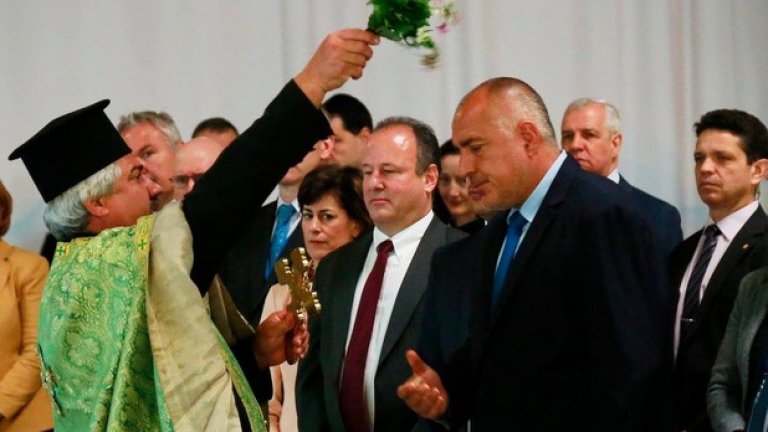 Бойко Борисов преряза лентата нов завод на американската компания Sensata Technologies край Пловдив