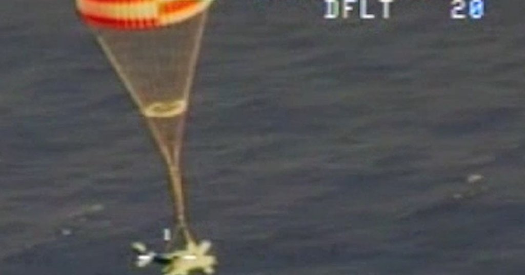 parachuteplane1_3176948k