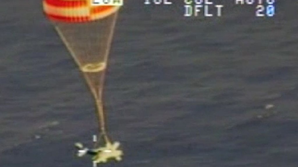 parachuteplane1_3176948k