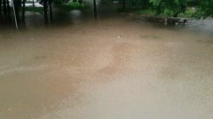 24 юли - месец след потопа, бедствието в Добрич не си е тръгнало. Снимка: Да помогнем на Добрич