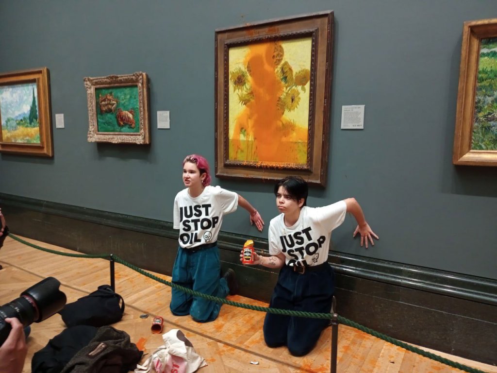 Активисти срещу петрола заляха картина на Ван Гог с доматена супа