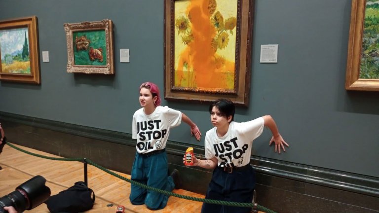 Активисти срещу петрола заляха картина на Ван Гог с доматена супа