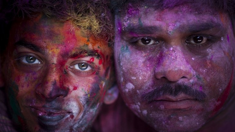 Да се къпеш в цветовете на любовта и веселието