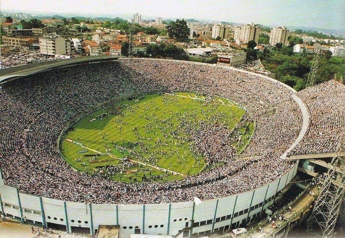 Митичният „Ещадио дас Антас“, на който Порто играеше мачовете си между 1952 и 2004 г.