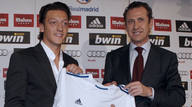 Месут Йозил дължи шестгодишния си договор с Реал и на агента си Реза Фазели