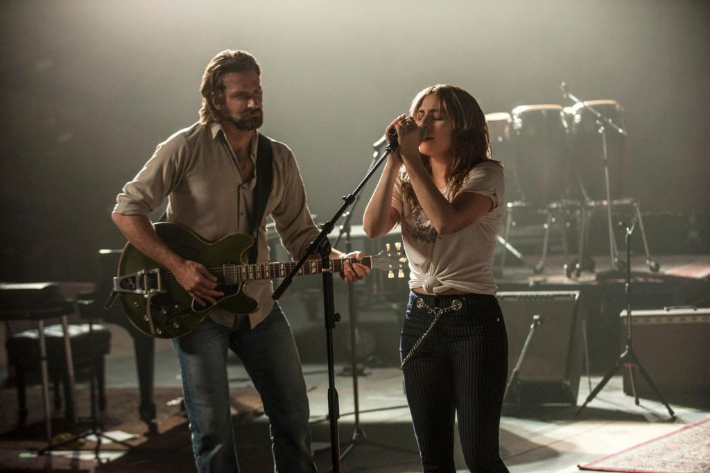 \"A Star Is Born\"
Премиера: 5 октомври
Почти не минава седмица, в която големите медии да не говорят за този филм, нито някоя класация за есенно кино би могла да мине без неговото присъствие в нея. Поради няколко причини. Главната роля е повере
