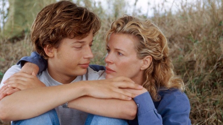 "Мечтах за Африка" е филм, на който може доста да поплачете. И той е базиран на автобиографичен роман, на Куки Галман. От Италия героинята на Ким Бейсинджър се премества в Кения и се сблъсква с лъвове, слонове, бури, бракониери, със загубата и със себе си. Тук Африка играе толкова силна роля, колкото и самата Бейсинджър.