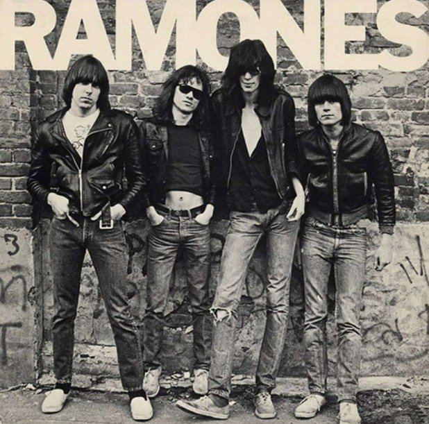Ramones – Ramones (1976)

Фотографката Роберта Бейли до голяма степен създава по-нататъшния образ на Ramones чрез обложката на първия им албум.