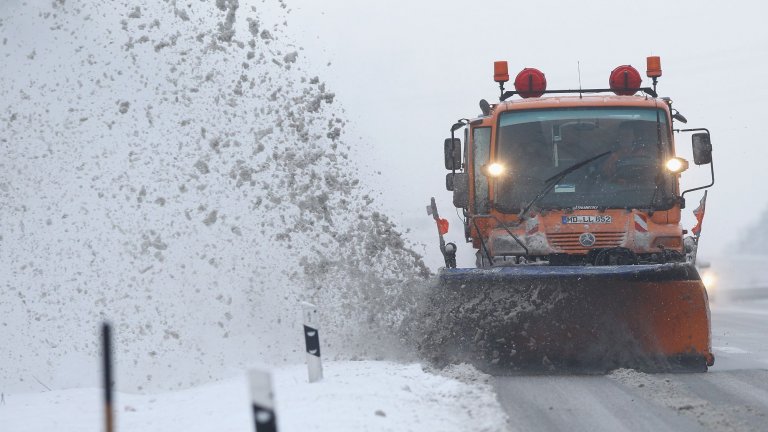 Натриевият хлорид е най-ефикасен, но има неблагоприятен ефект върху околната среда