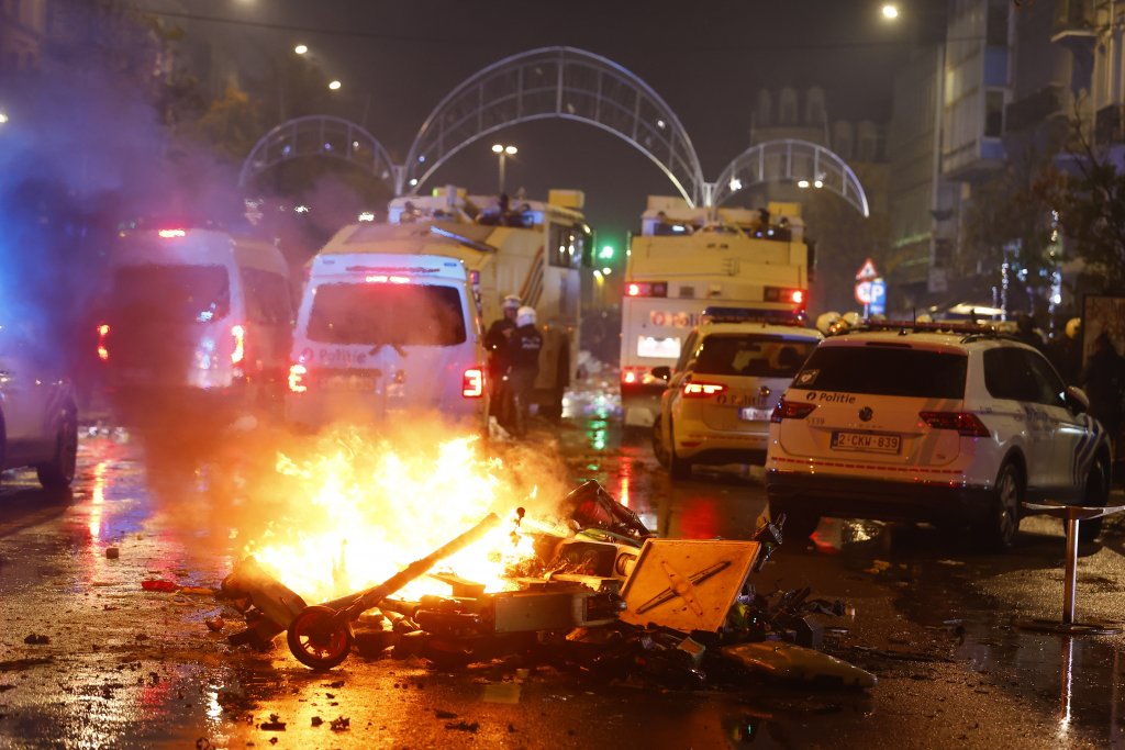 Безредици в Брюксел след победата на Мароко над Белгия на Световното