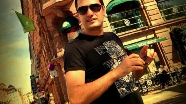 Георги Любенов е ценител на алтърнатив и ню уейв теченията, но за шофиране предпочита електронната музика