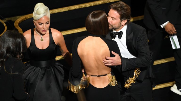 По време на церемонията по връчване на наградите "Оскар" се появиха спекулации, че Брадли Купър и Лейди Гага имат връзка. Ирина Шейк обаче беше до съпруга си през цялото време, като доказателство, че в слуховете не са верни.  