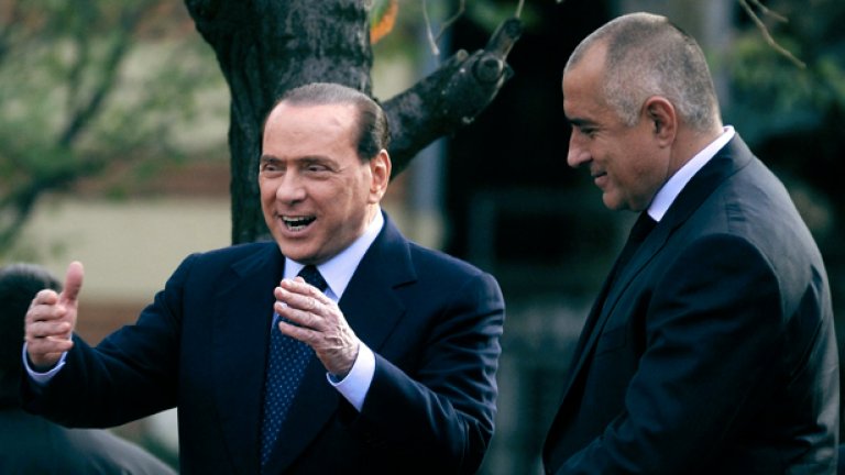 Надлъгвали се Силвио Берлускони и Бойко Борисов. "У нас няма мафия", казал Берлускони. "А у нас няма корупция", казал Борисов.