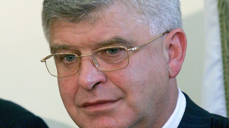 Кирил Ананиев, председател на НС на НЗОК, предлага парите да дойдат от собствените резерви на касата