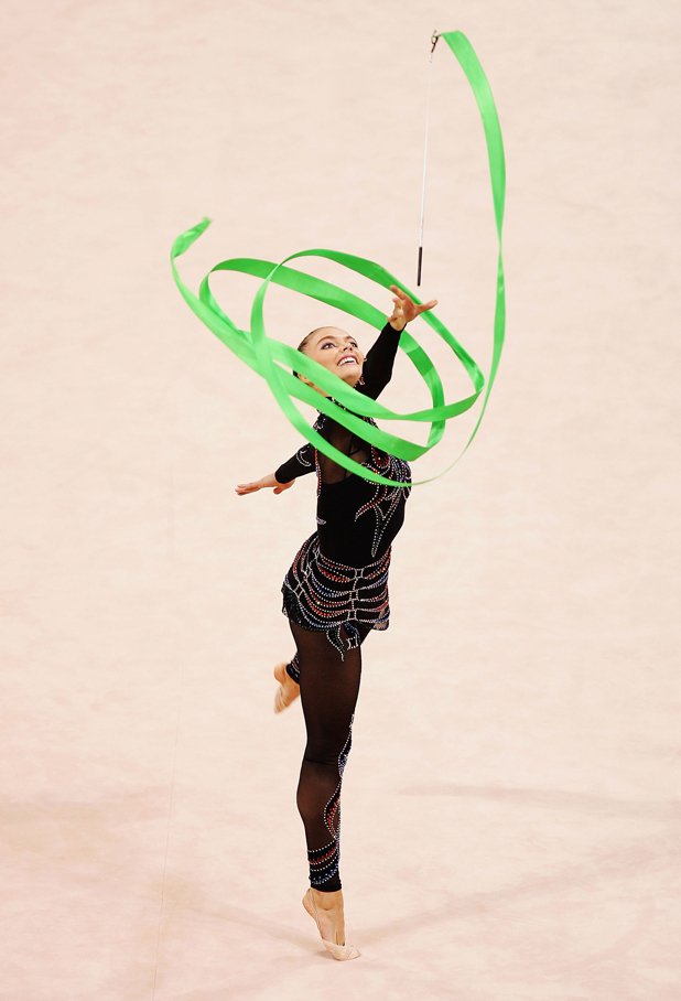 Алина Кабаева взема своето на Олимпиадата в Атина (2004)