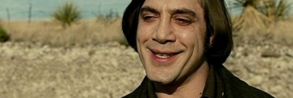 Хавиер Бардем в „Няма място за старите кучета" (No Country for Old Men)
С идиотска прическа (за която Бардем по-късно заявява: "Беше депресиращо да се гледам в огледалото с тази прическа"), убиецът Антон Кригър преследва безмислостно жертвите си. Неговият външен вид е в строг контраст с външния вид на персонажите, които Бардем обикновено играе, а именно красавци с успех сред жените. Опитът да се въплъти в ужасяващия Кригър обаче носи на Бардем "Оскар" за поддържаща роля. Понякога има предимства да си лош и грозен, вместо красив и готин, нали?