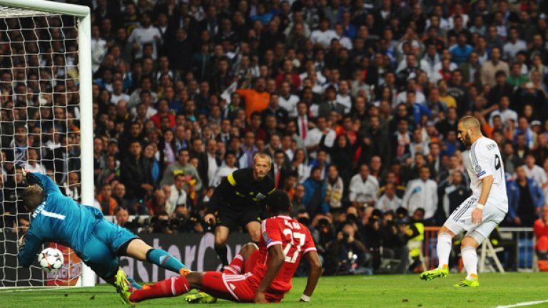 Карим Бензема бележи гол, който може да се окаже решаващ в общия резултат между Реал и Байерн.