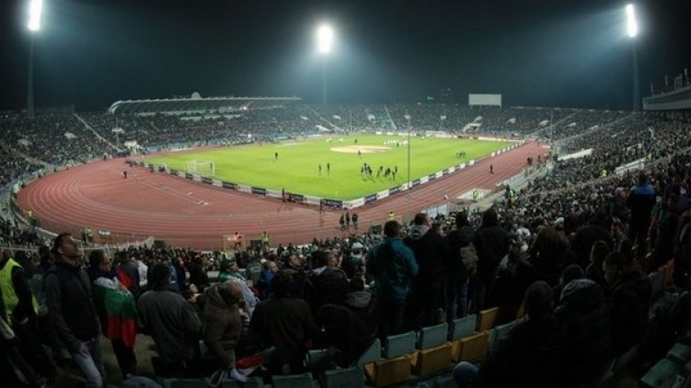 Спортът не е само светлините на прожекторите за големи мачове на националния стадион.