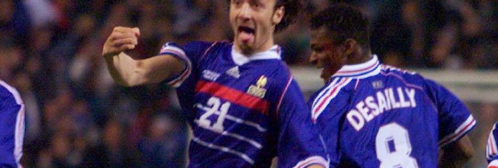 
Кристоф Дюгари
Игра за Барселона, Милан, Бордо и Марсилия, но през 2003-а се озова в Бирмингам. След като напусна английския клуб, отиде в Катар, но и там не му провървя и без да запише мач, се отказа през 2005-а. 
