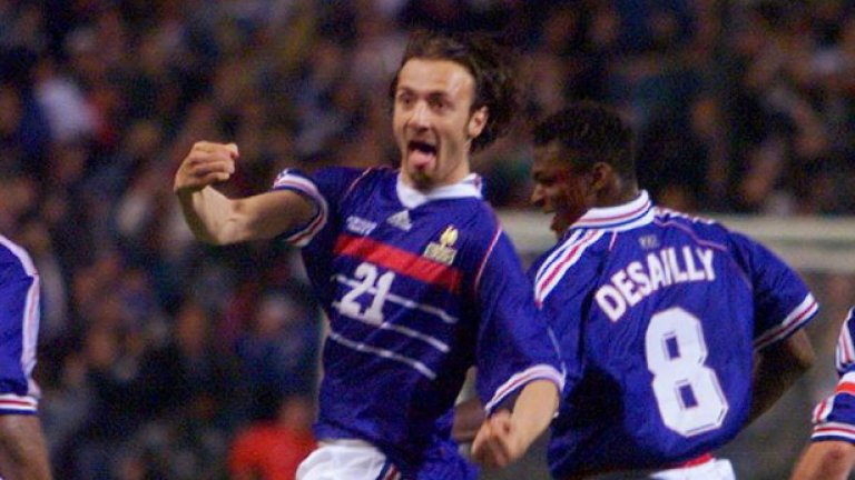 
Кристоф Дюгари
Игра за Барселона, Милан, Бордо и Марсилия, но през 2003-а се озова в Бирмингам. След като напусна английския клуб, отиде в Катар, но и там не му провървя и без да запише мач, се отказа през 2005-а. 

