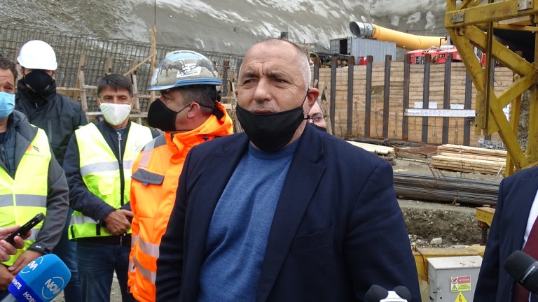 Премиерът предвижда "тежък Великден"