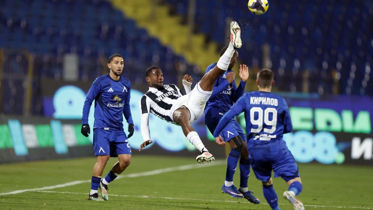 След голямо треперене и гол от дузпа в края, Левски взе победата