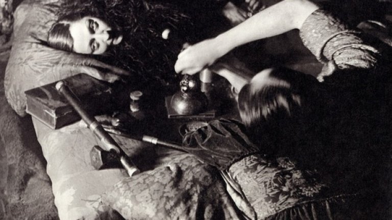 Опиумно парти, 1925