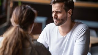 10 начина да отблъснеш мъж на първа среща